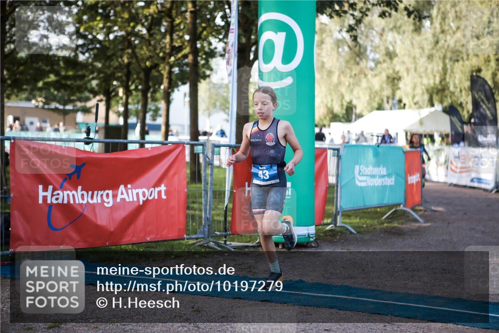 06.09.2026 - 20. Norderstedt Triathlon H.Heesch http://msf.ph/oto/10197279 06.09.2026 09:10:44 Ziel 14, 43 meine-sportfotos.de