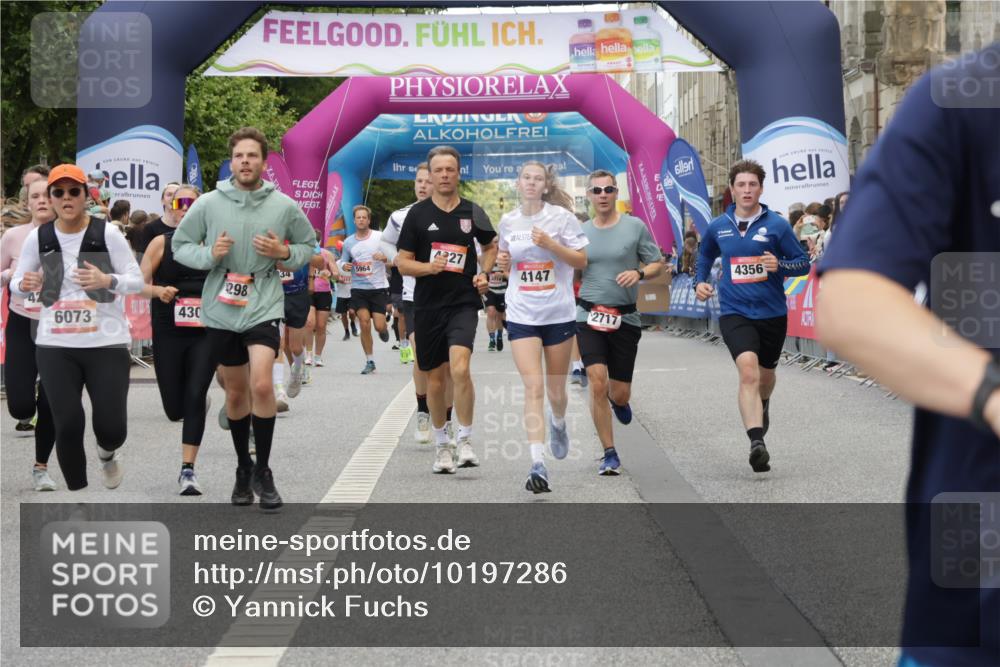 06.09.2026 - CURREX Alsterlauf Yannick Fuchs http://msf.ph/oto/10197286 06.09.2026 09:58:37 Ziel 2034, 2120, 2173, 2717, 3031, 3261, 3693, 4050, 4147, 4227, 4256, 4304, 4352, 4356, 4423, 4652, 5205, 5207, 5521, 5640, 5725, 6073, 6099, 6118, 6470, 8077, 8319 meine-sportfotos.de