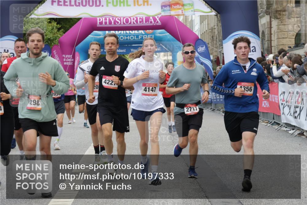 06.09.2026 - CURREX Alsterlauf Yannick Fuchs http://msf.ph/oto/10197333 06.09.2026 09:58:38 Ziel 2034, 2120, 2717, 3031, 3261, 4050, 4147, 4227, 4256, 4265, 4304, 4352, 4356, 4423, 4652, 5205, 5207, 5521, 5725, 6073, 6099, 6118, 6470, 8077 meine-sportfotos.de