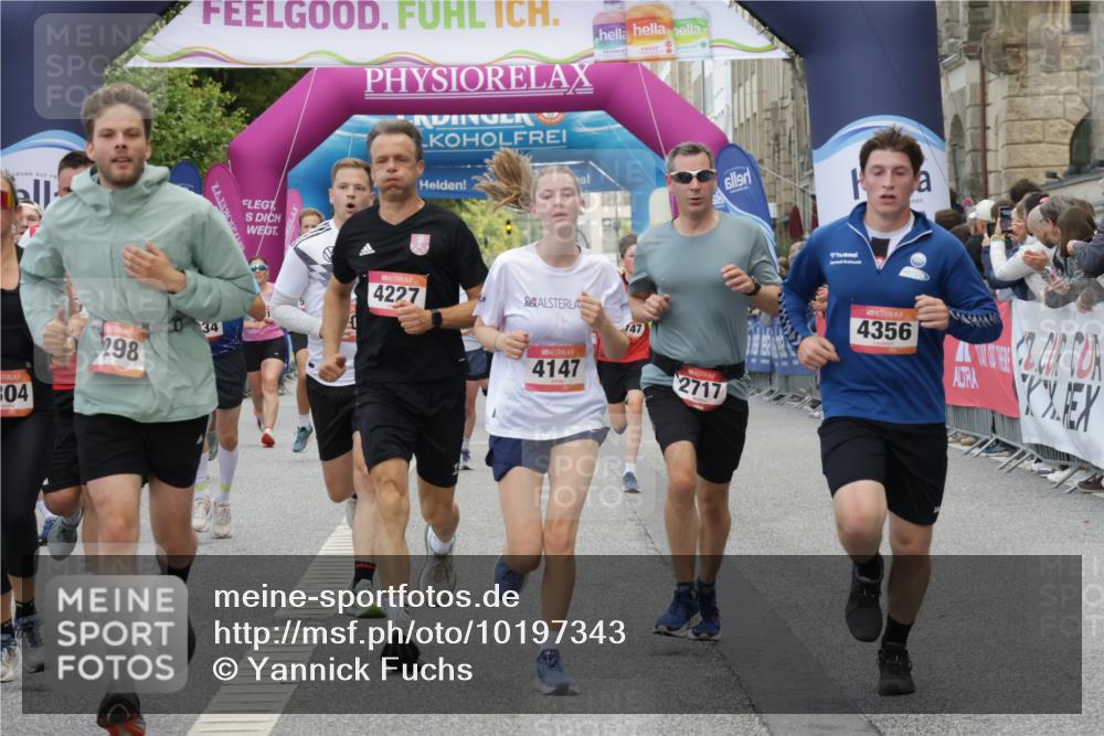 06.09.2026 - CURREX Alsterlauf Yannick Fuchs http://msf.ph/oto/10197343 06.09.2026 09:58:38 Ziel 2034, 2120, 2717, 3031, 3261, 4050, 4147, 4227, 4256, 4265, 4304, 4352, 4356, 4423, 4652, 5205, 5207, 5521, 5725, 6073, 6099, 6118, 6470, 8077 meine-sportfotos.de