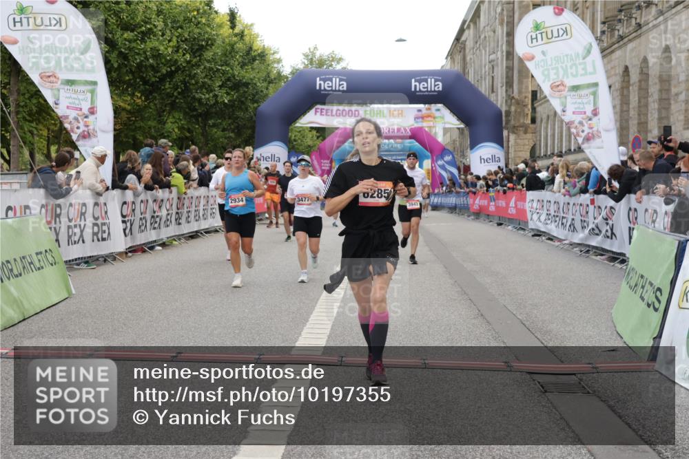 06.09.2026 - CURREX Alsterlauf Yannick Fuchs http://msf.ph/oto/10197355 06.09.2026 10:06:52 Ziel 2428, 2745, 2934, 3142, 3143, 3303, 3500, 3501, 3502, 3537, 3675, 3855, 3943, 3945, 5143, 5471, 6285, 8017 meine-sportfotos.de