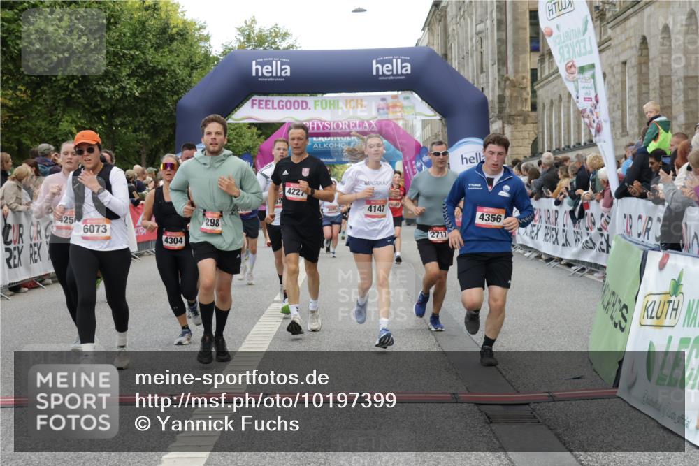 06.09.2026 - CURREX Alsterlauf Yannick Fuchs http://msf.ph/oto/10197399 06.09.2026 09:58:39 Ziel 2034, 2120, 2717, 3031, 4147, 4227, 4256, 4265, 4304, 4352, 4356, 4423, 4652, 4695, 4747, 5205, 5207, 5521, 5706, 5725, 6073, 6099, 6118, 6470, 8077 meine-sportfotos.de