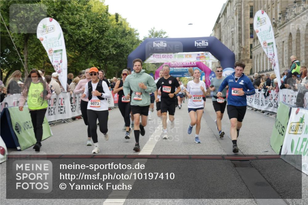 06.09.2026 - CURREX Alsterlauf Yannick Fuchs http://msf.ph/oto/10197410 06.09.2026 09:58:39 Ziel 2034, 2120, 2717, 3031, 4147, 4227, 4256, 4265, 4304, 4352, 4356, 4423, 4652, 4695, 4747, 5205, 5207, 5521, 5706, 5725, 6073, 6099, 6118, 6470, 8077 meine-sportfotos.de