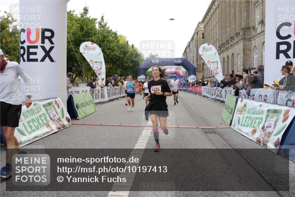 06.09.2026 - CURREX Alsterlauf Yannick Fuchs http://msf.ph/oto/10197413 06.09.2026 10:06:53 Ziel 2428, 2745, 2934, 3303, 3500, 3501, 3502, 3675, 3855, 3943, 3945, 5143, 5471, 6285, 8017, 8276 meine-sportfotos.de