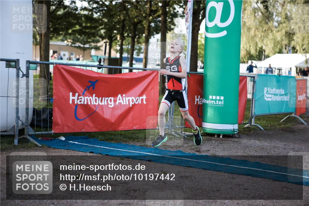 06.09.2026 - 20. Norderstedt Triathlon H.Heesch http://msf.ph/oto/10197442 06.09.2026 09:10:57 Ziel 31, 32, 34, 35, 48 meine-sportfotos.de