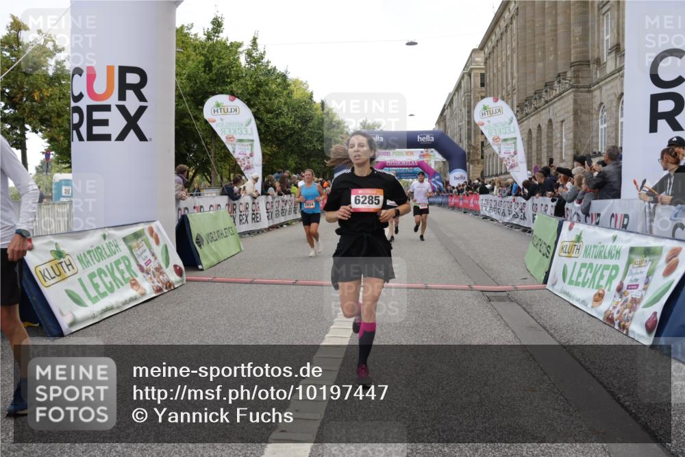 06.09.2026 - CURREX Alsterlauf Yannick Fuchs http://msf.ph/oto/10197447 06.09.2026 10:06:53 Ziel 2428, 2745, 2934, 3303, 3500, 3501, 3502, 3675, 3855, 3943, 3945, 5143, 5471, 6285, 8017, 8276 meine-sportfotos.de