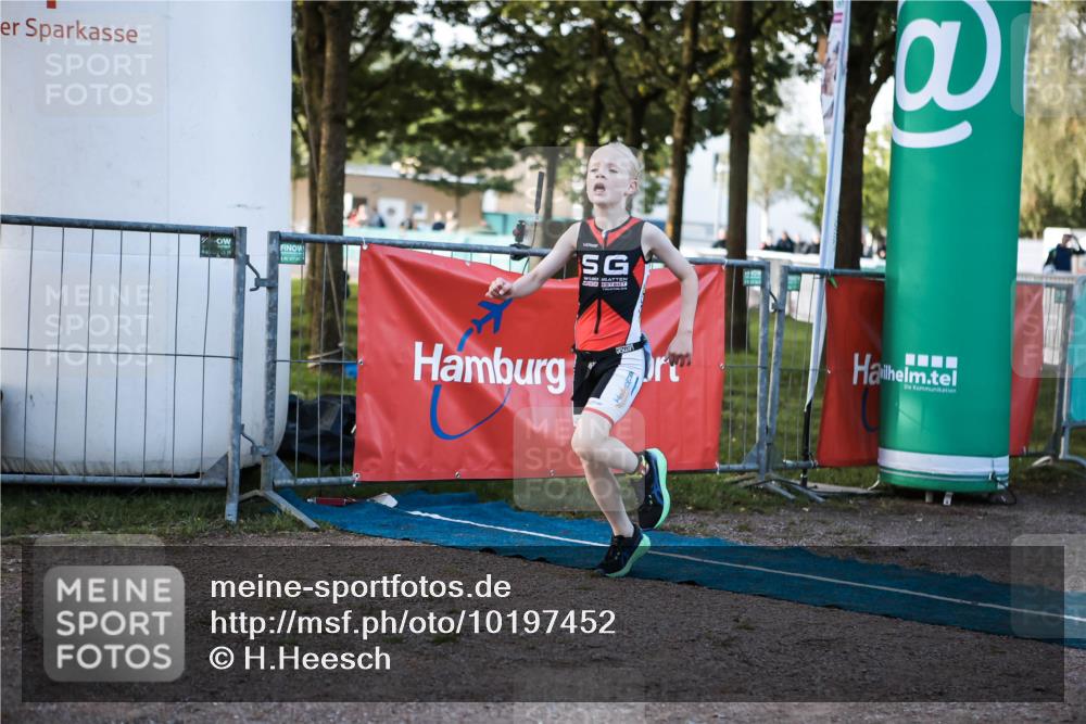 06.09.2026 - 20. Norderstedt Triathlon H.Heesch http://msf.ph/oto/10197452 06.09.2026 09:10:57 Ziel 31, 32, 34, 35, 48 meine-sportfotos.de