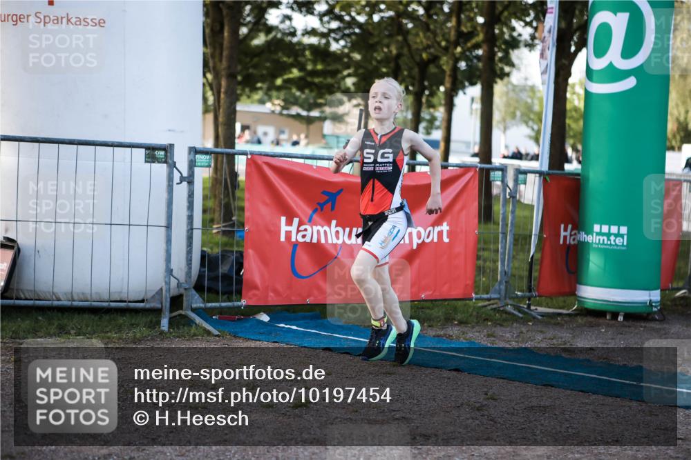 06.09.2026 - 20. Norderstedt Triathlon H.Heesch http://msf.ph/oto/10197454 06.09.2026 09:10:57 Ziel 31, 32, 34, 35, 48 meine-sportfotos.de