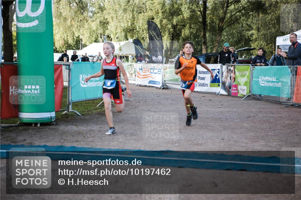 06.09.2026 - 20. Norderstedt Triathlon H.Heesch http://msf.ph/oto/10197462 06.09.2026 09:11:06 Ziel 3, 8, 23, 33 meine-sportfotos.de