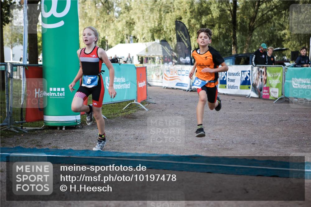 06.09.2026 - 20. Norderstedt Triathlon H.Heesch http://msf.ph/oto/10197478 06.09.2026 09:11:07 Ziel 3, 8, 23, 33 meine-sportfotos.de