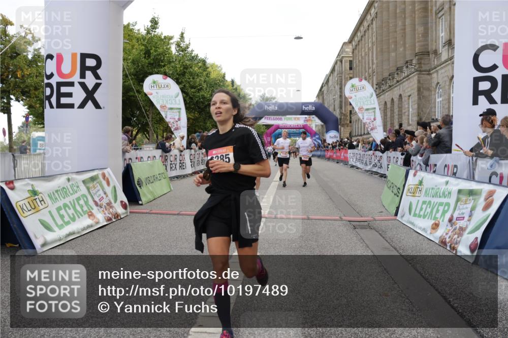 06.09.2026 - CURREX Alsterlauf Yannick Fuchs http://msf.ph/oto/10197489 06.09.2026 10:06:53 Ziel 2428, 2745, 2934, 3303, 3500, 3501, 3502, 3675, 3855, 3943, 3945, 5143, 5471, 6285, 8017, 8276 meine-sportfotos.de