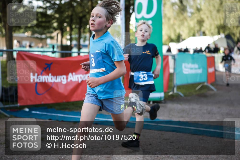 06.09.2026 - 20. Norderstedt Triathlon H.Heesch http://msf.ph/oto/10197520 06.09.2026 09:11:12 Ziel 1, 3, 8, 23, 33 meine-sportfotos.de