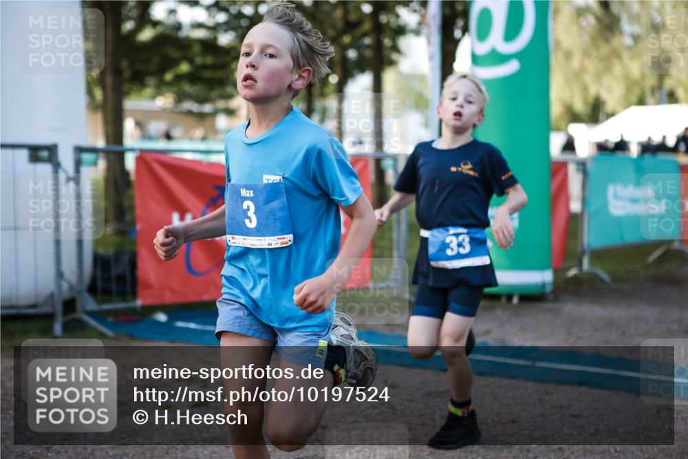 06.09.2026 - 20. Norderstedt Triathlon H.Heesch http://msf.ph/oto/10197524 06.09.2026 09:11:12 Ziel 1, 3, 8, 23, 33 meine-sportfotos.de
