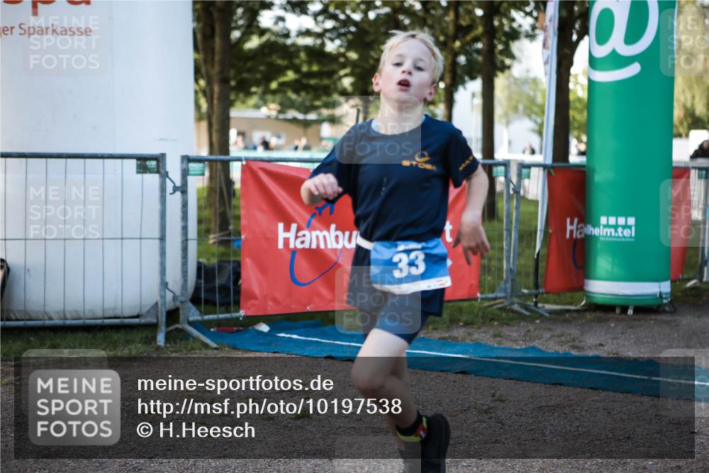06.09.2026 - 20. Norderstedt Triathlon H.Heesch http://msf.ph/oto/10197538 06.09.2026 09:11:13 Ziel 1, 3, 8, 23, 33 meine-sportfotos.de