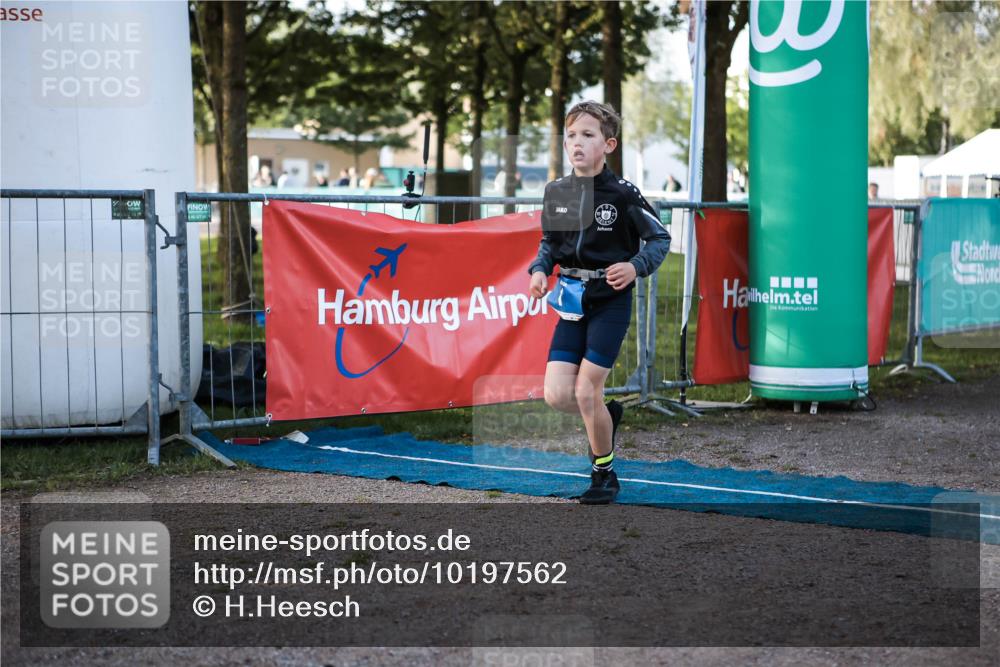 06.09.2026 - 20. Norderstedt Triathlon H.Heesch http://msf.ph/oto/10197562 06.09.2026 09:11:16 Ziel 1, 3, 33 meine-sportfotos.de