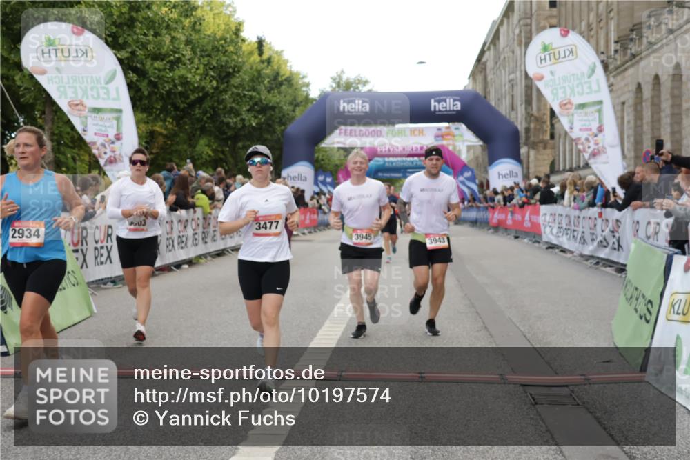 06.09.2026 - CURREX Alsterlauf Yannick Fuchs http://msf.ph/oto/10197574 06.09.2026 10:06:55 Ziel 2428, 2459, 2934, 2963, 3303, 3500, 3501, 3502, 3675, 3943, 3945, 5073, 5091, 5143, 5471, 6285, 8017, 8276 meine-sportfotos.de
