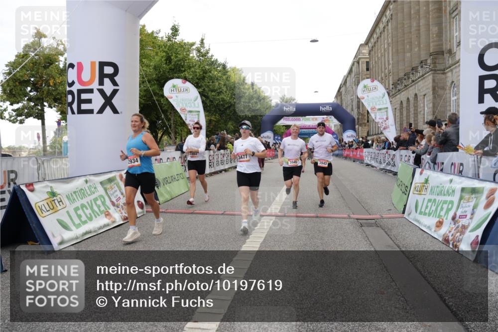 06.09.2026 - CURREX Alsterlauf Yannick Fuchs http://msf.ph/oto/10197619 06.09.2026 10:06:55 Ziel 2428, 2459, 2934, 2963, 3303, 3500, 3501, 3502, 3675, 3943, 3945, 5073, 5091, 5143, 5471, 6285, 8017, 8276 meine-sportfotos.de