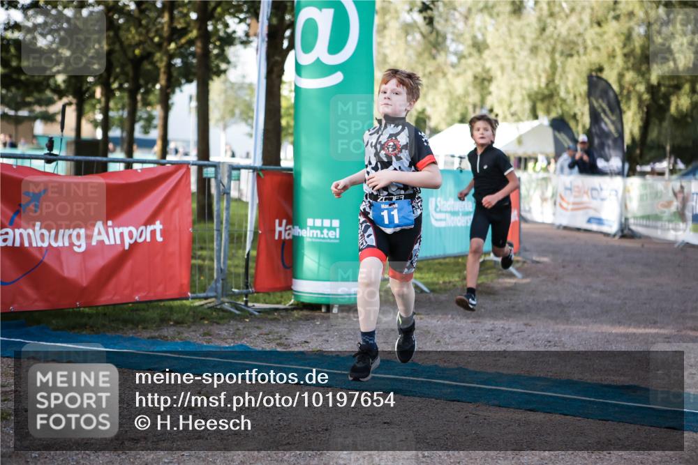 06.09.2026 - 20. Norderstedt Triathlon H.Heesch http://msf.ph/oto/10197654 06.09.2026 09:11:44 Ziel 10, 11 meine-sportfotos.de
