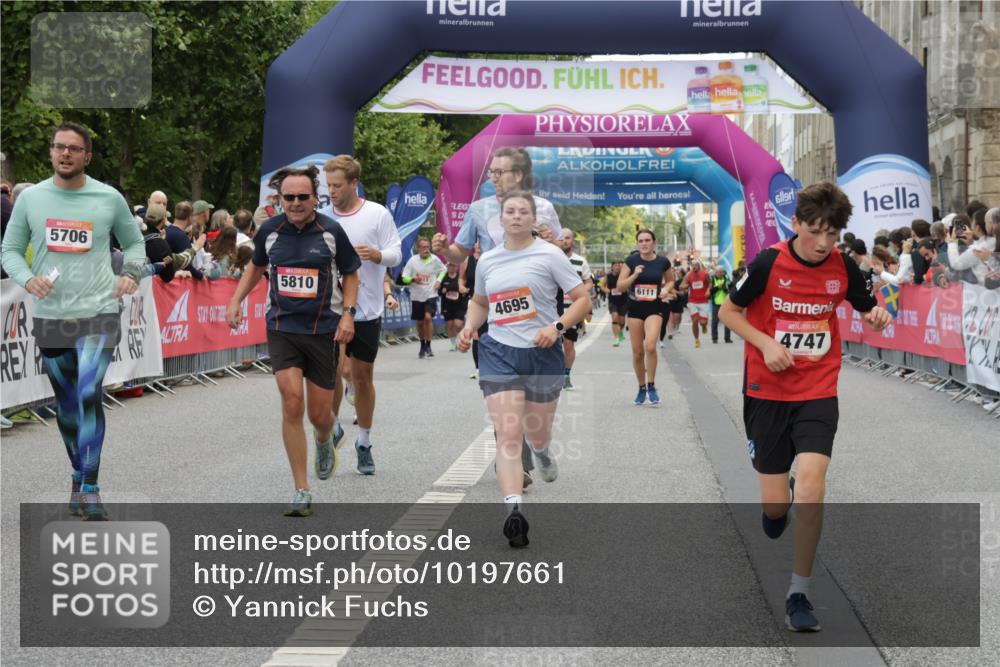 06.09.2026 - CURREX Alsterlauf Yannick Fuchs http://msf.ph/oto/10197661 06.09.2026 09:58:42 Ziel 2034, 2120, 2717, 4147, 4227, 4256, 4265, 4304, 4356, 4423, 4652, 4695, 4747, 5205, 5207, 5521, 5706, 5725, 5764, 5810, 5964, 6073 meine-sportfotos.de