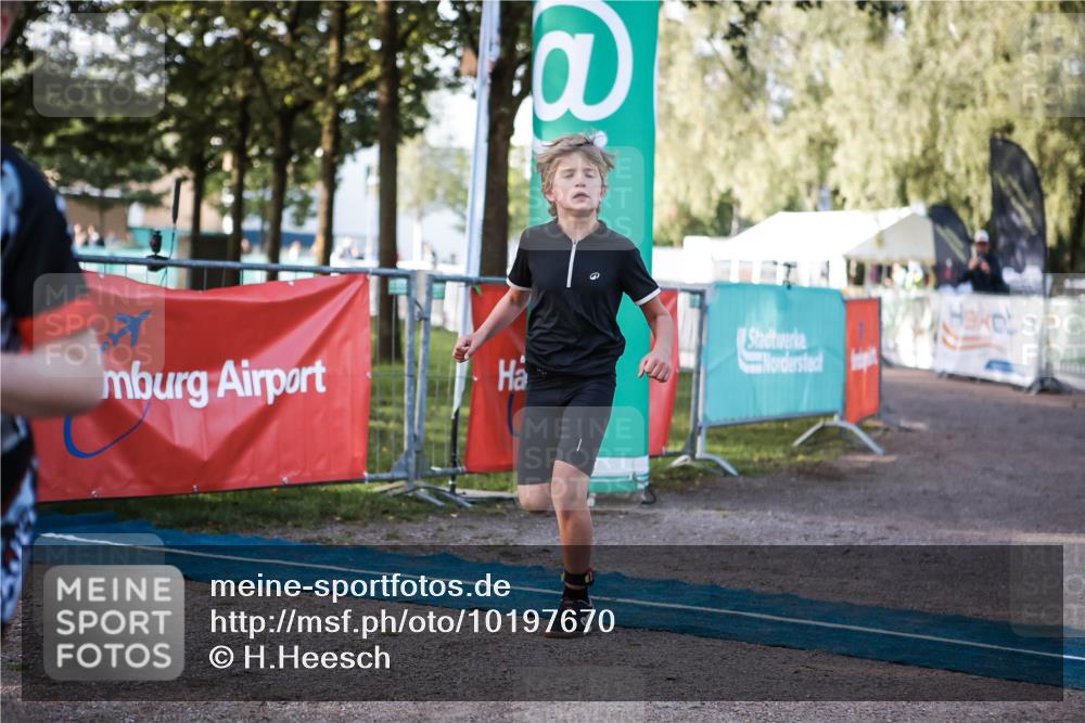 06.09.2026 - 20. Norderstedt Triathlon H.Heesch http://msf.ph/oto/10197670 06.09.2026 09:11:46 Ziel 10, 11 meine-sportfotos.de