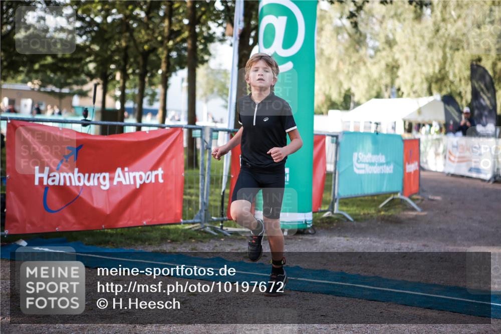 06.09.2026 - 20. Norderstedt Triathlon H.Heesch http://msf.ph/oto/10197672 06.09.2026 09:11:46 Ziel 10, 11 meine-sportfotos.de