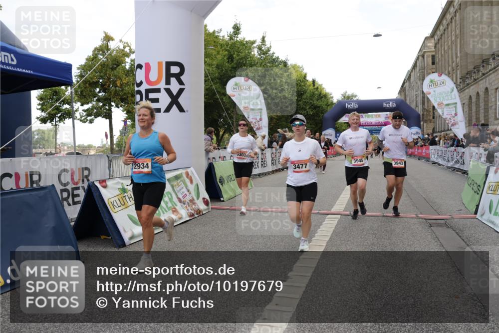 06.09.2026 - CURREX Alsterlauf Yannick Fuchs http://msf.ph/oto/10197679 06.09.2026 10:06:55 Ziel 2428, 2459, 2934, 2963, 3303, 3500, 3501, 3502, 3675, 3943, 3945, 5073, 5091, 5143, 5471, 6285, 8017, 8276 meine-sportfotos.de