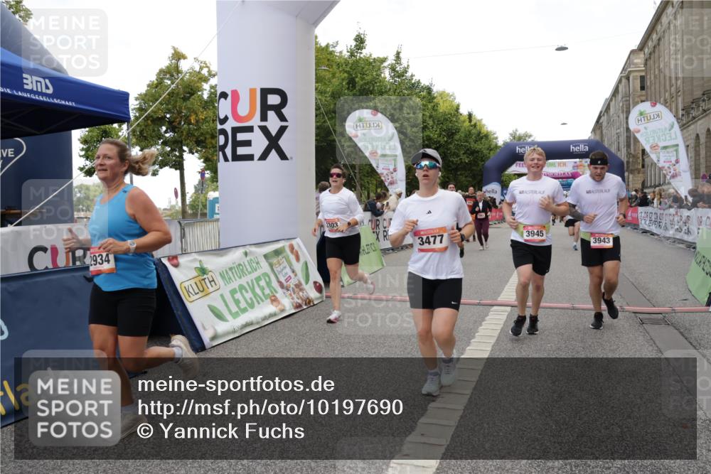 06.09.2026 - CURREX Alsterlauf Yannick Fuchs http://msf.ph/oto/10197690 06.09.2026 10:06:56 Ziel 2428, 2459, 2934, 2963, 3303, 3500, 3501, 3502, 3656, 3943, 3945, 5073, 5091, 5143, 5471, 5527, 6285, 8276 meine-sportfotos.de