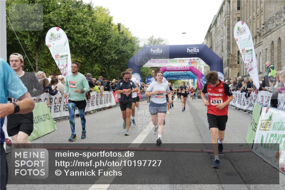 06.09.2026 - CURREX Alsterlauf Yannick Fuchs http://msf.ph/oto/10197727 06.09.2026 09:58:44 Ziel 2017, 2034, 2120, 2244, 2717, 3078, 3691, 4147, 4227, 4256, 4265, 4304, 4356, 4652, 4695, 4747, 5205, 5207, 5706, 5764, 5810, 5964, 6073, 6111 meine-sportfotos.de