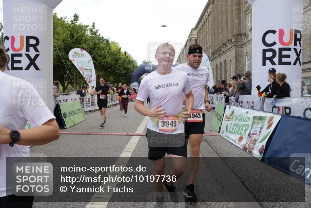 06.09.2026 - CURREX Alsterlauf Yannick Fuchs http://msf.ph/oto/10197736 06.09.2026 10:06:57 Ziel 2459, 2934, 2963, 3303, 3376, 3500, 3501, 3502, 3656, 3943, 3945, 5073, 5091, 5471, 5527, 6285, 8276 meine-sportfotos.de