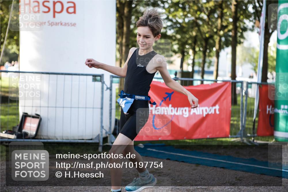 06.09.2026 - 20. Norderstedt Triathlon H.Heesch http://msf.ph/oto/10197754 06.09.2026 09:12:01 Ziel 5, 7, 24, 40 meine-sportfotos.de