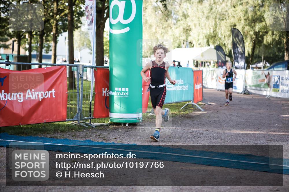 06.09.2026 - 20. Norderstedt Triathlon H.Heesch http://msf.ph/oto/10197766 06.09.2026 09:12:06 Ziel 19, 24, 37, 40 meine-sportfotos.de