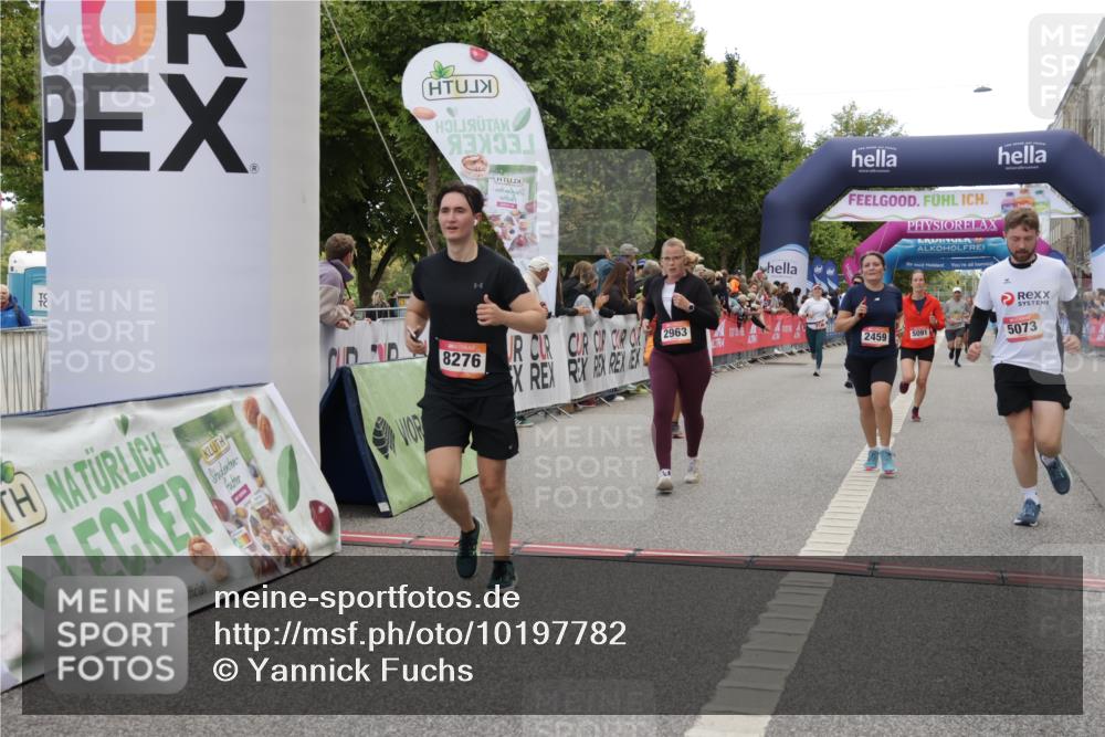 06.09.2026 - CURREX Alsterlauf Yannick Fuchs http://msf.ph/oto/10197782 06.09.2026 10:06:58 Ziel 2148, 2459, 2934, 2963, 3303, 3376, 3656, 3943, 3945, 5073, 5091, 5471, 5527, 6285, 8276 meine-sportfotos.de