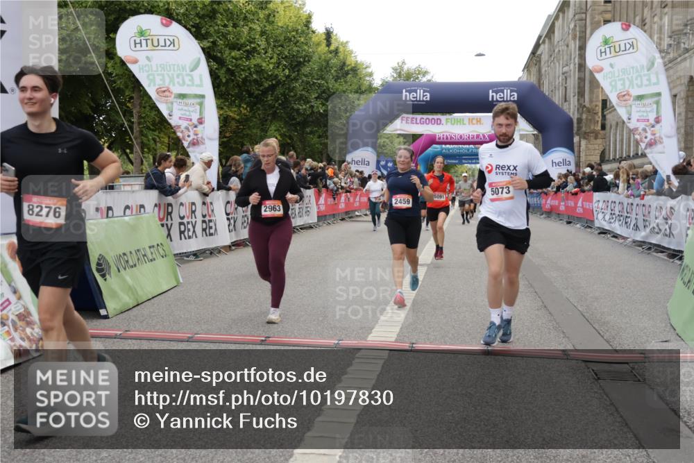 06.09.2026 - CURREX Alsterlauf Yannick Fuchs http://msf.ph/oto/10197830 06.09.2026 10:06:58 Ziel 2148, 2459, 2934, 2963, 3303, 3376, 3656, 3943, 3945, 5073, 5091, 5471, 5527, 6285, 8276 meine-sportfotos.de
