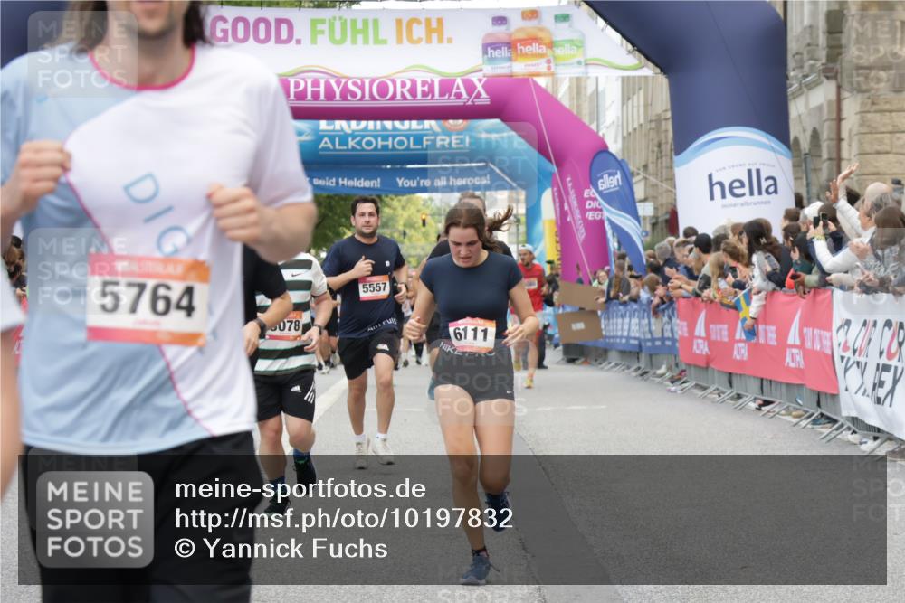 06.09.2026 - CURREX Alsterlauf Yannick Fuchs http://msf.ph/oto/10197832 06.09.2026 09:58:46 Ziel 2017, 2034, 2120, 2244, 2711, 2717, 3078, 3691, 4147, 4227, 4256, 4265, 4304, 4356, 4695, 4747, 5205, 5207, 5557, 5706, 5764, 5810, 5964, 6073, 6111 meine-sportfotos.de
