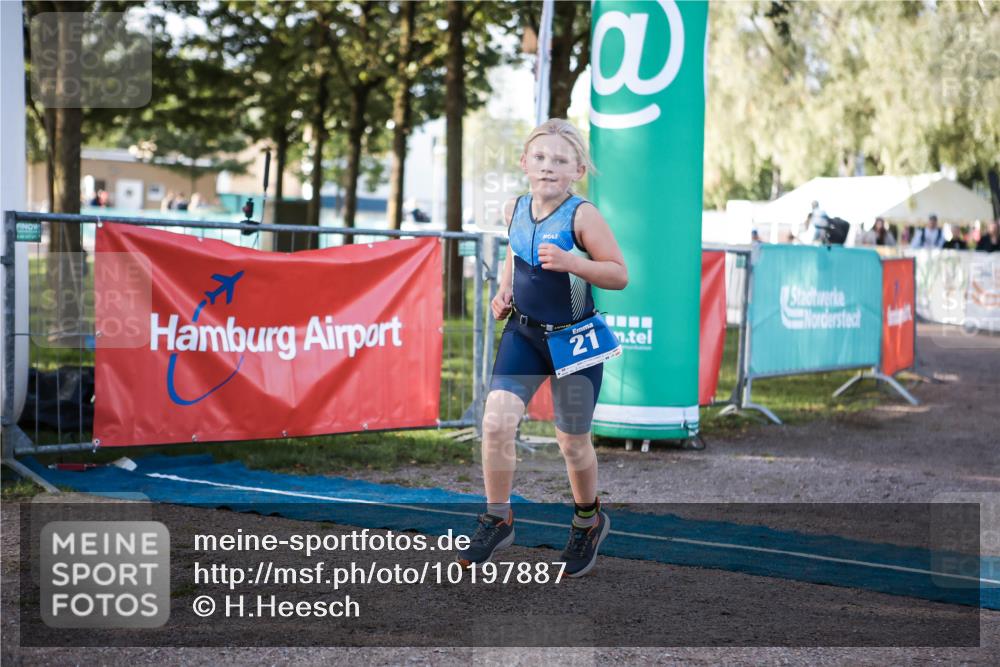 06.09.2026 - 20. Norderstedt Triathlon H.Heesch http://msf.ph/oto/10197887 06.09.2026 09:12:37 Ziel 12, 21, 29 meine-sportfotos.de