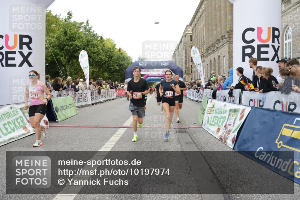 06.09.2026 - CURREX Alsterlauf Yannick Fuchs http://msf.ph/oto/10197974 06.09.2026 09:58:48 Ziel 2017, 2034, 2120, 2244, 2711, 3078, 3313, 3691, 4265, 4695, 4747, 5205, 5207, 5557, 5706, 5764, 5810, 5964, 6111 meine-sportfotos.de