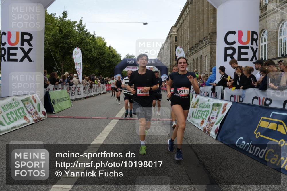 06.09.2026 - CURREX Alsterlauf Yannick Fuchs http://msf.ph/oto/10198017 06.09.2026 09:58:49 Ziel 2017, 2034, 2244, 2711, 3078, 3313, 3691, 4265, 4695, 4747, 5557, 5661, 5706, 5764, 5810, 5964, 6111 meine-sportfotos.de