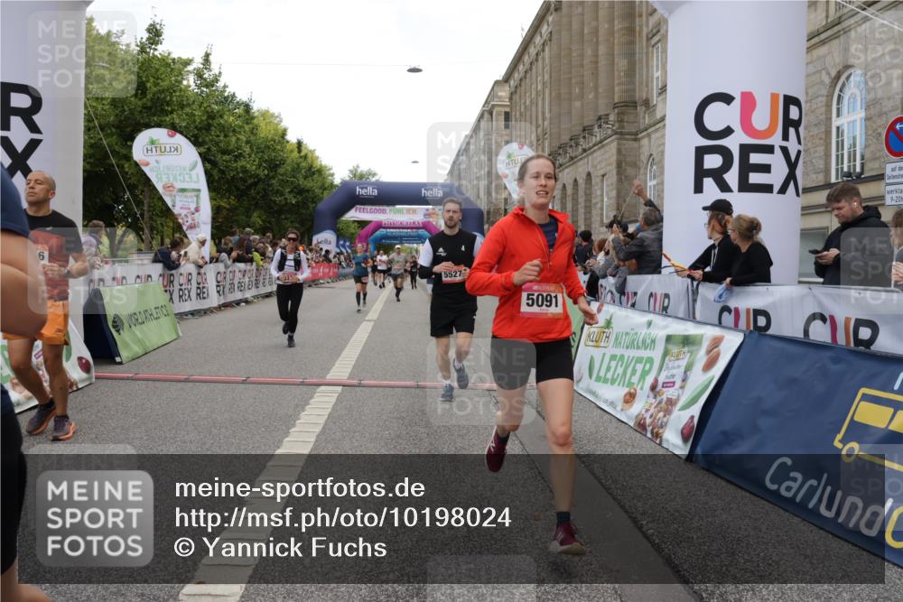 06.09.2026 - CURREX Alsterlauf Yannick Fuchs http://msf.ph/oto/10198024 06.09.2026 10:07:01 Ziel 2148, 2355, 2459, 2934, 2963, 3103, 3303, 3376, 3656, 3943, 3945, 5073, 5091, 5527, 5792, 5937, 8276 meine-sportfotos.de