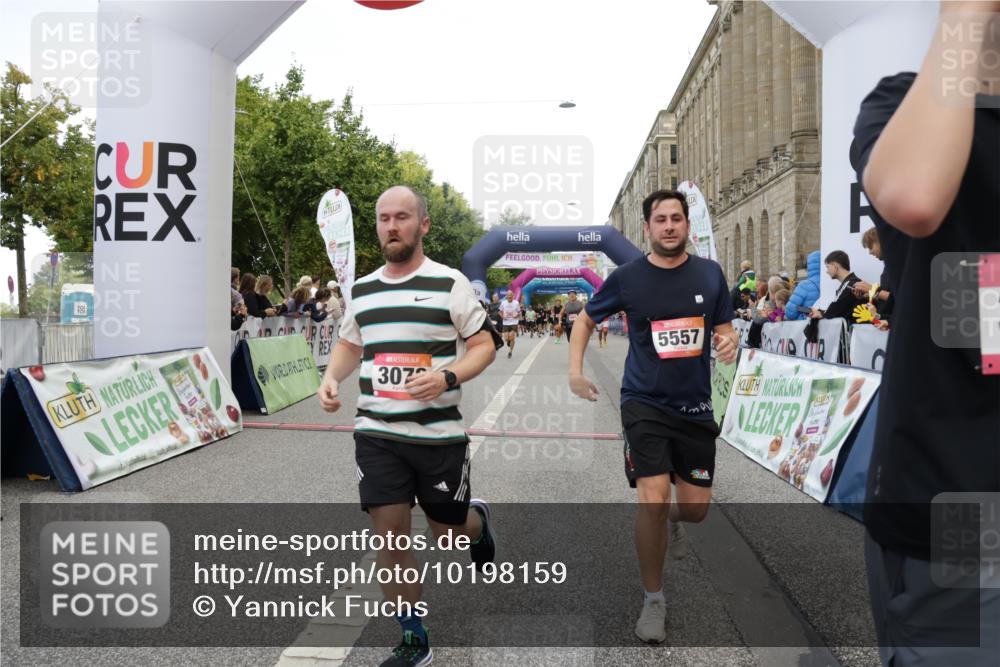 06.09.2026 - CURREX Alsterlauf Yannick Fuchs http://msf.ph/oto/10198159 06.09.2026 09:58:51 Ziel 2017, 2065, 2244, 2711, 3078, 3313, 3691, 4299, 4695, 4747, 5557, 5661, 5706, 5764, 5810, 5964, 6111, 6311 meine-sportfotos.de