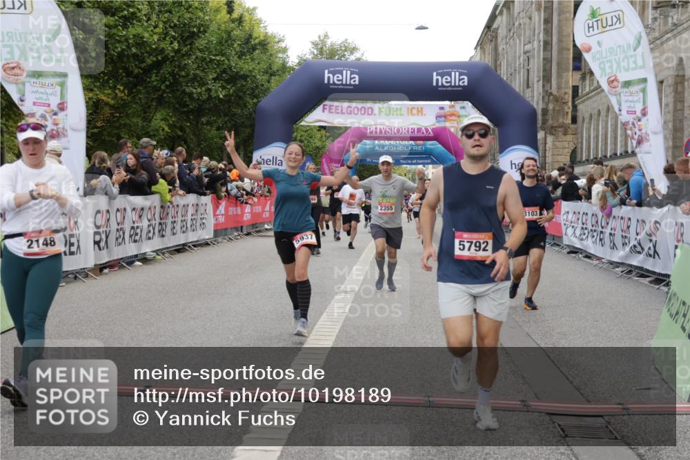 06.09.2026 - CURREX Alsterlauf Yannick Fuchs http://msf.ph/oto/10198189 06.09.2026 10:07:03 Ziel 2148, 2355, 2459, 2963, 3103, 3303, 3376, 3607, 3656, 3943, 3945, 5073, 5091, 5527, 5792, 5937, 8276 meine-sportfotos.de