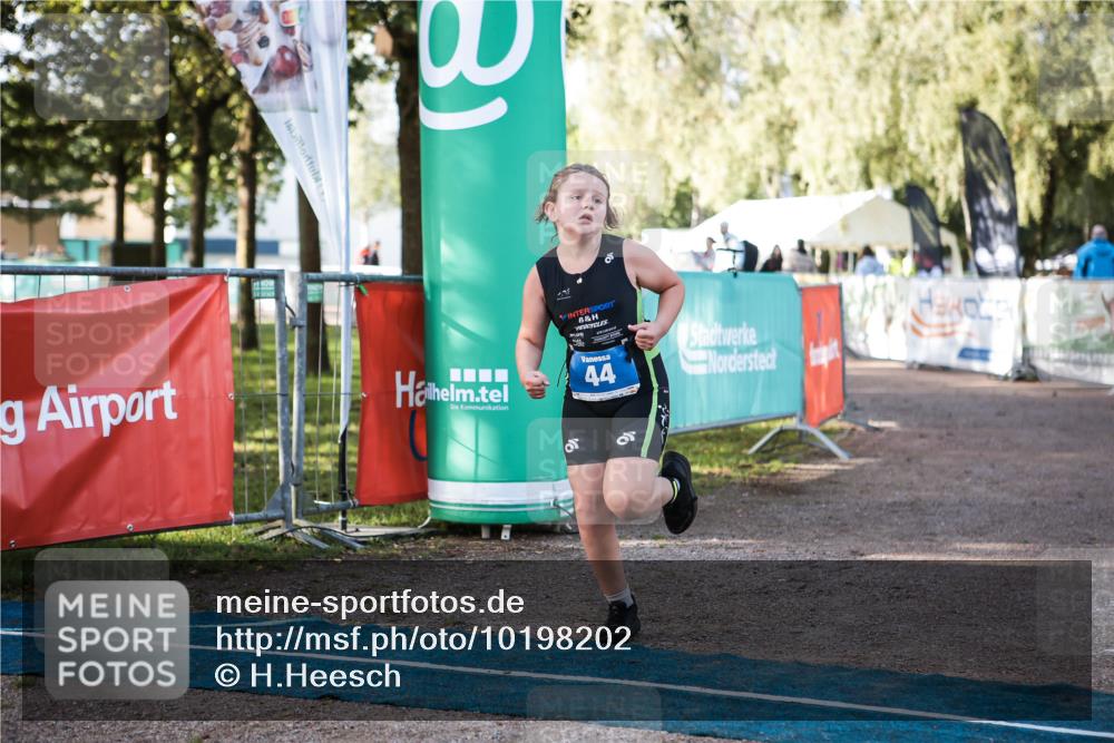 06.09.2026 - 20. Norderstedt Triathlon H.Heesch http://msf.ph/oto/10198202 06.09.2026 09:14:12 Ziel 44 meine-sportfotos.de