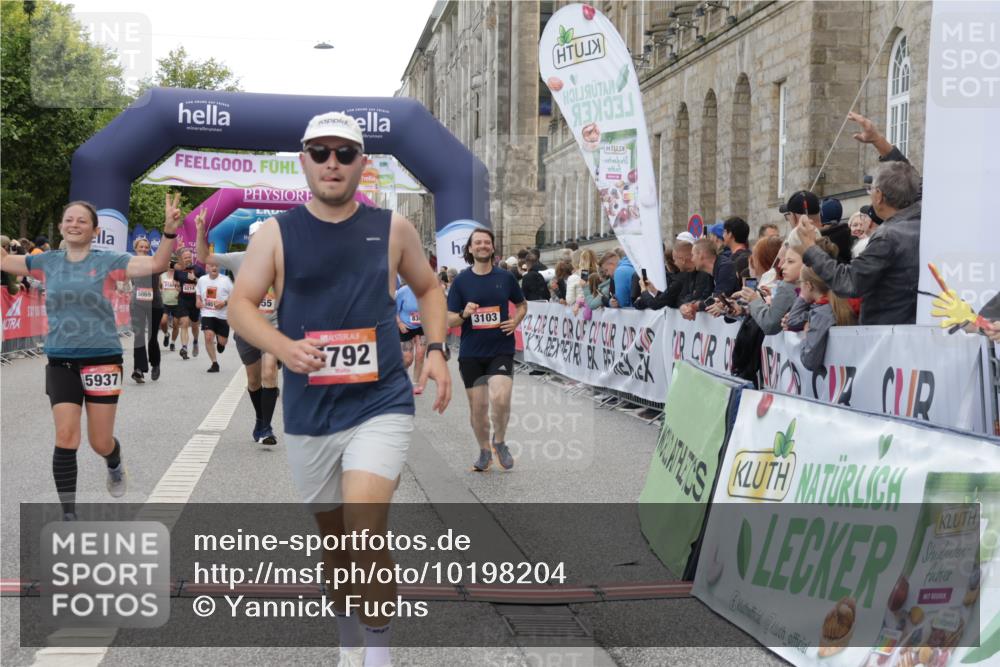 06.09.2026 - CURREX Alsterlauf Yannick Fuchs http://msf.ph/oto/10198204 06.09.2026 10:07:04 Ziel 2148, 2355, 2459, 2963, 3103, 3376, 3607, 3656, 4078, 5069, 5073, 5091, 5527, 5792, 5937, 8276, 8306 meine-sportfotos.de