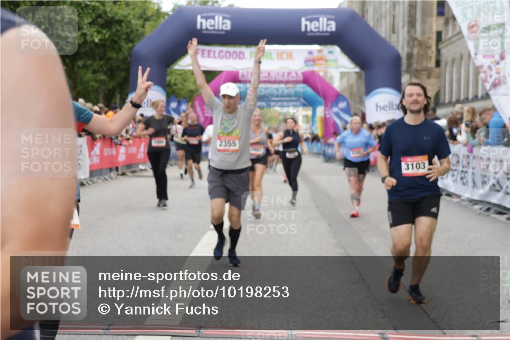 06.09.2026 - CURREX Alsterlauf Yannick Fuchs http://msf.ph/oto/10198253 06.09.2026 10:07:05 Ziel 2148, 2355, 2459, 2963, 3103, 3376, 3607, 3656, 4078, 5069, 5073, 5091, 5527, 5792, 5937, 5951, 8276, 8306 meine-sportfotos.de