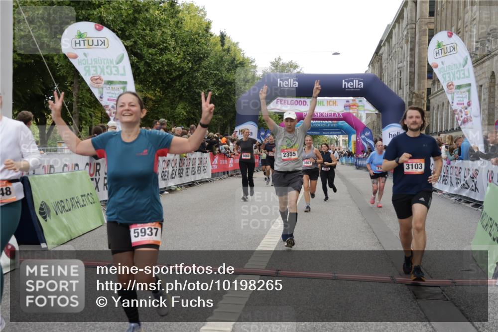 06.09.2026 - CURREX Alsterlauf Yannick Fuchs http://msf.ph/oto/10198265 06.09.2026 10:07:05 Ziel 2148, 2355, 2459, 2963, 3103, 3376, 3607, 3656, 4078, 5069, 5073, 5091, 5527, 5792, 5937, 5951, 8276, 8306 meine-sportfotos.de