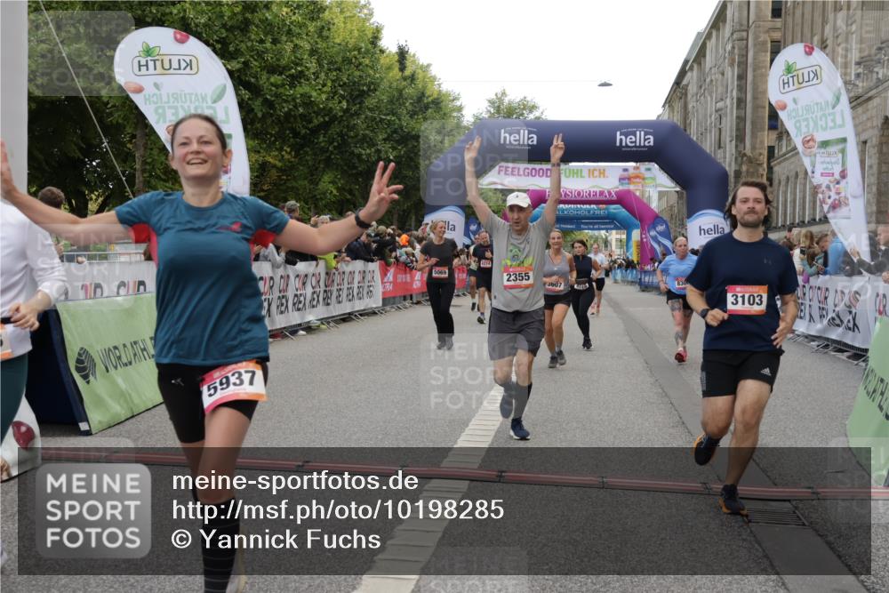 06.09.2026 - CURREX Alsterlauf Yannick Fuchs http://msf.ph/oto/10198285 06.09.2026 10:07:05 Ziel 2148, 2355, 2459, 2963, 3103, 3376, 3607, 3656, 4078, 5069, 5073, 5091, 5527, 5792, 5937, 5951, 8276, 8306 meine-sportfotos.de