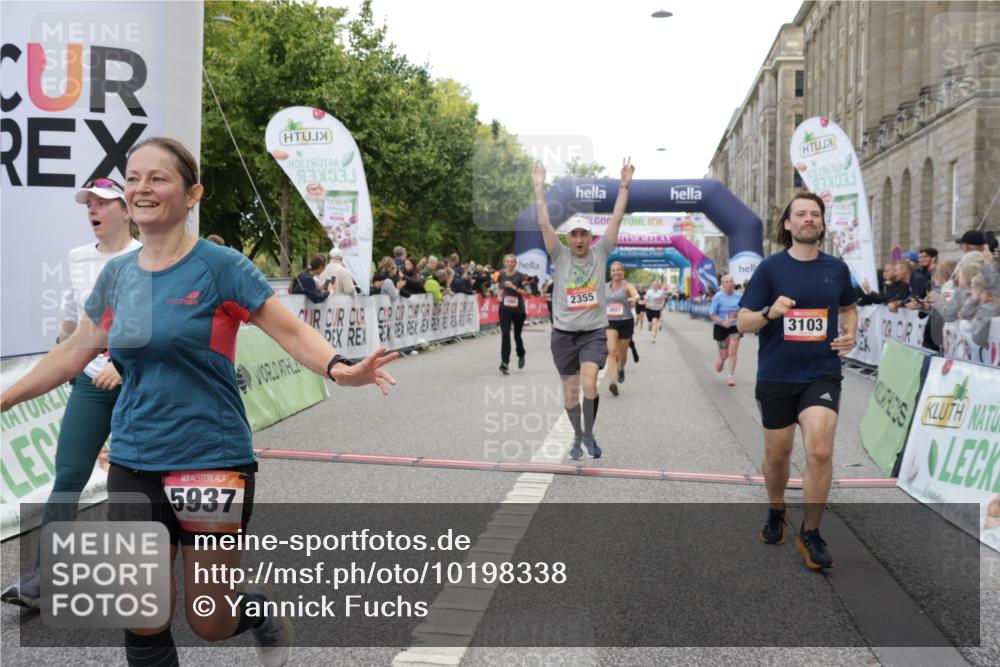 06.09.2026 - CURREX Alsterlauf Yannick Fuchs http://msf.ph/oto/10198338 06.09.2026 10:07:06 Ziel 2148, 2355, 2459, 2963, 3103, 3376, 3607, 3656, 4078, 5069, 5073, 5091, 5527, 5792, 5937, 5951, 6214, 8306 meine-sportfotos.de