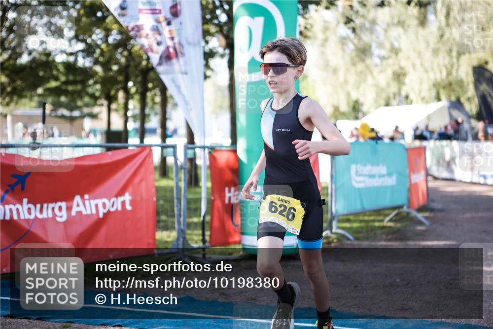 06.09.2026 - 20. Norderstedt Triathlon H.Heesch http://msf.ph/oto/10198380 06.09.2026 09:44:29 Ziel 626, 688 meine-sportfotos.de