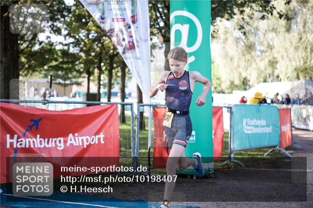 06.09.2026 - 20. Norderstedt Triathlon H.Heesch http://msf.ph/oto/10198407 06.09.2026 09:44:33 Ziel 626, 688 meine-sportfotos.de