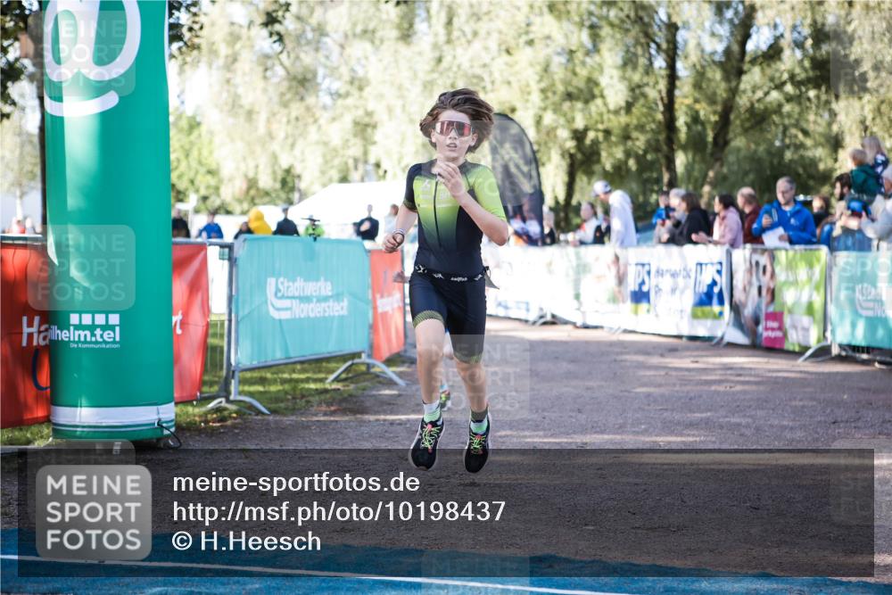 06.09.2026 - 20. Norderstedt Triathlon H.Heesch http://msf.ph/oto/10198437 06.09.2026 09:44:56 Ziel 602, 622 meine-sportfotos.de