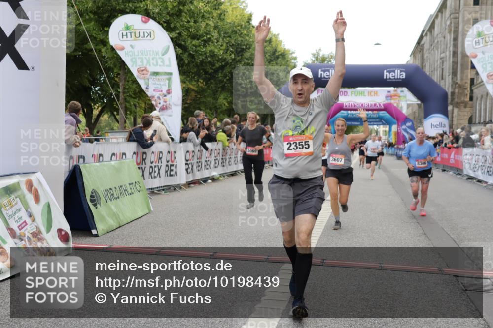 06.09.2026 - CURREX Alsterlauf Yannick Fuchs http://msf.ph/oto/10198439 06.09.2026 10:07:07 Ziel 2148, 2355, 3103, 3376, 3607, 3656, 4078, 5069, 5091, 5527, 5792, 5937, 5951, 6214, 8303, 8306 meine-sportfotos.de